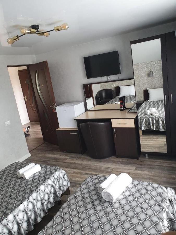 Brancusiana Apartment Targu Jiu Bagian luar foto