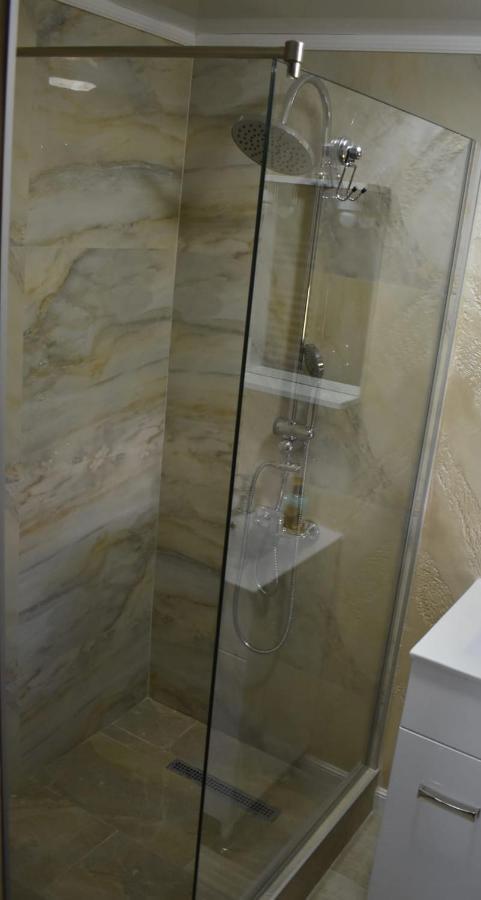 Brancusiana Apartment Targu Jiu Bagian luar foto