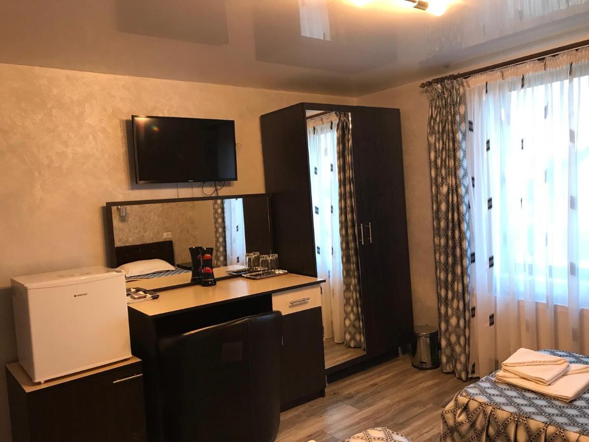 Brancusiana Apartment Targu Jiu Bagian luar foto